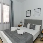 Sweet Apartment *